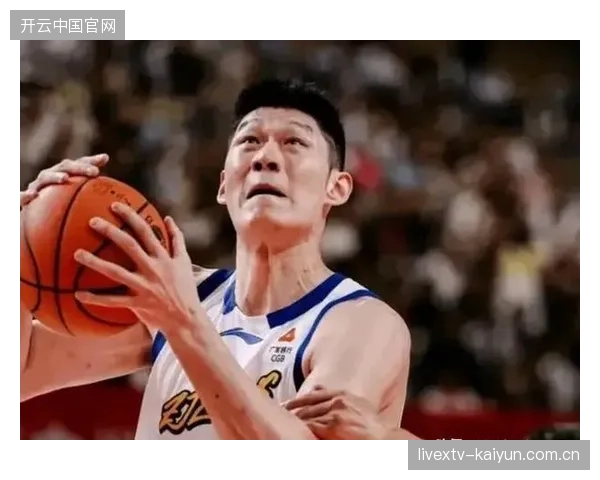胡金秋与塔克联手激活进攻，广厦利用高效防守反击扳回一城避免横扫